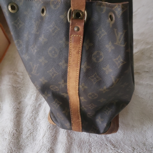 LV mono bucket bag - Picture 7 of 11